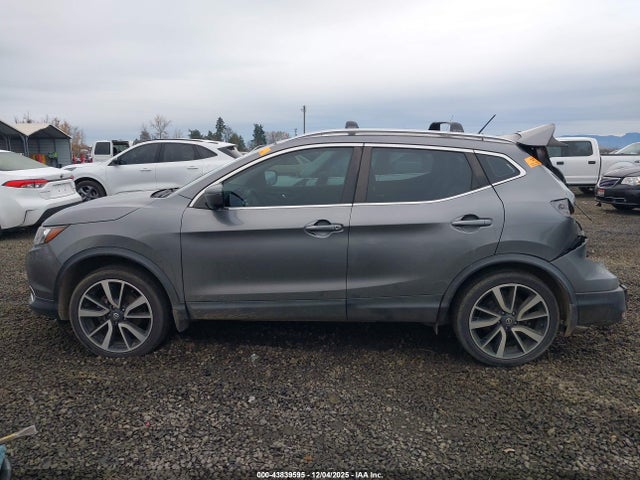 JN1BJ1CR2HW127740 Nissan Rogue Sport Sl