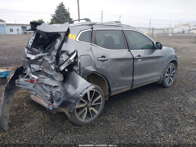 JN1BJ1CR2HW127740 Nissan Rogue Sport Sl