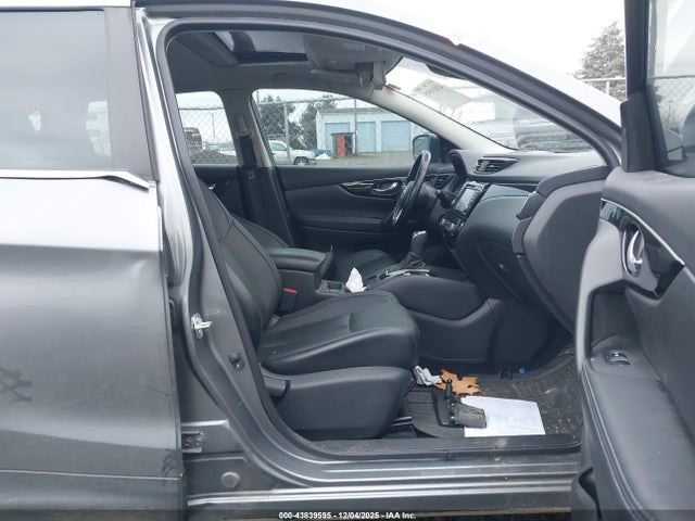 JN1BJ1CR2HW127740 Nissan Rogue Sport Sl
