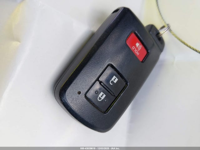 JTDKDTB36J1605819 Toyota Prius C Four