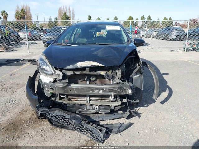JTDKDTB36J1605819 Toyota Prius C Four
