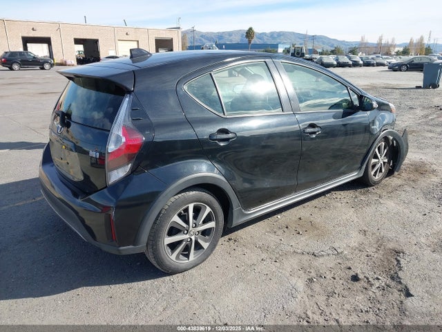JTDKDTB36J1605819 Toyota Prius C Four