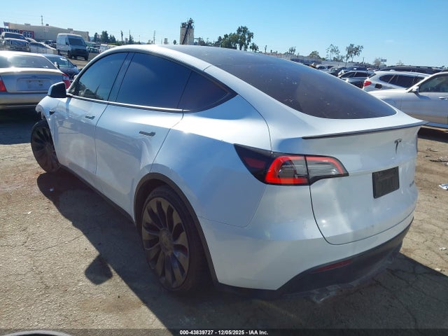 2023 TESLA MODEL Y 7SAYGDEF8PF624047 Photo 2
