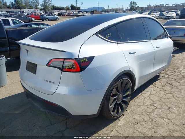2023 TESLA MODEL Y 7SAYGDEF8PF624047 Photo 3