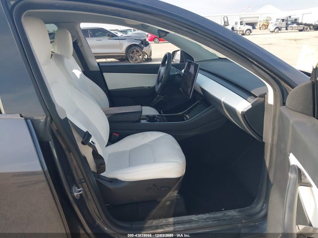 2020 TESLA MODEL Y 5YJYGDEE6LF020432 Photo 4