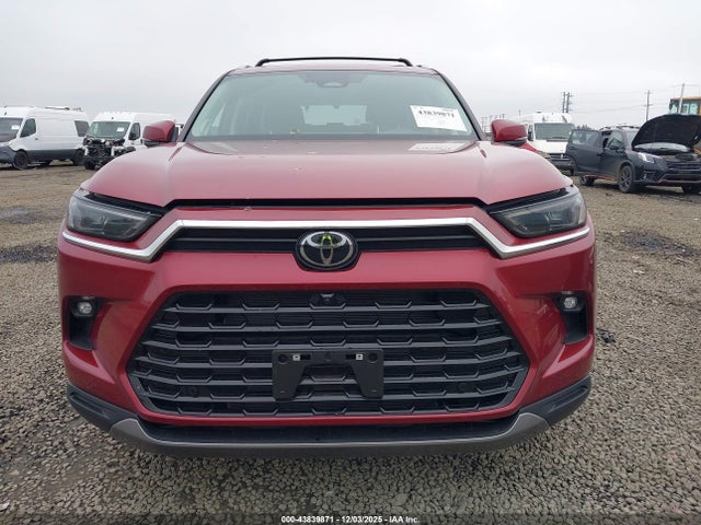 Toyota Grand Highlander Platinum 2025 5TDAAAB55SS094795 Image 12