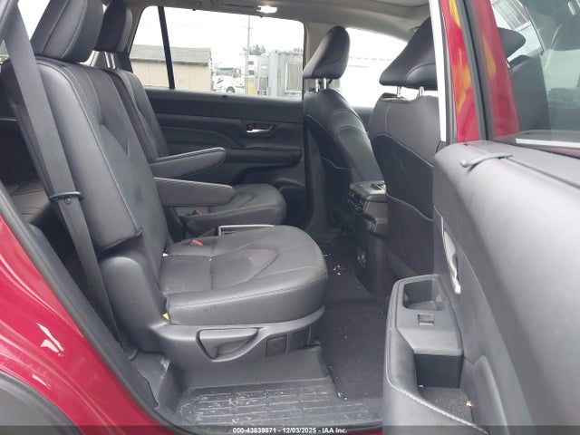 Toyota Grand Highlander Platinum 2025 5TDAAAB55SS094795 Image 8