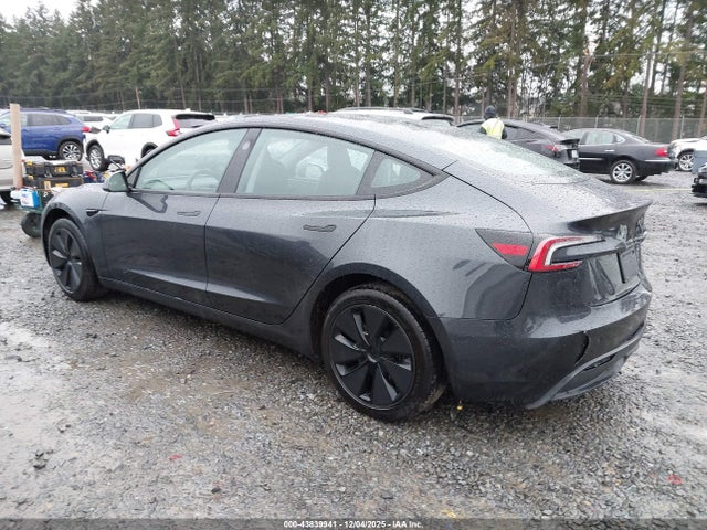 2025 TESLA MODEL 3 5YJ3E1EA7SF883024 Photo 2