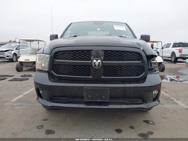 1C6RR7FG3KS519908 RAM 1500 Classic Express 4x4 6&#039;4 Box