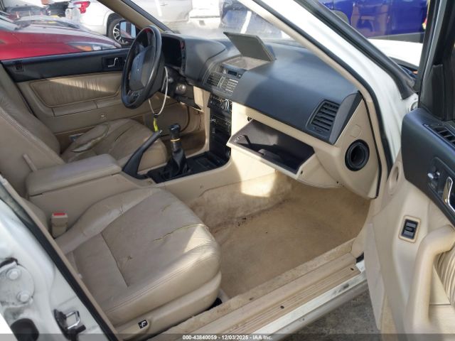 1988 ACURA LEGEND JH4KA4655JC037432 Photo 4