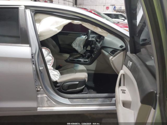 2016 HYUNDAI SONATA 5NPE24AF4GH351789 Photo 4