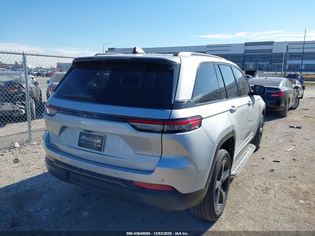 2022 JEEP GRAND CHEROKEE 1C4RJGAG7N8574676 Photo 3