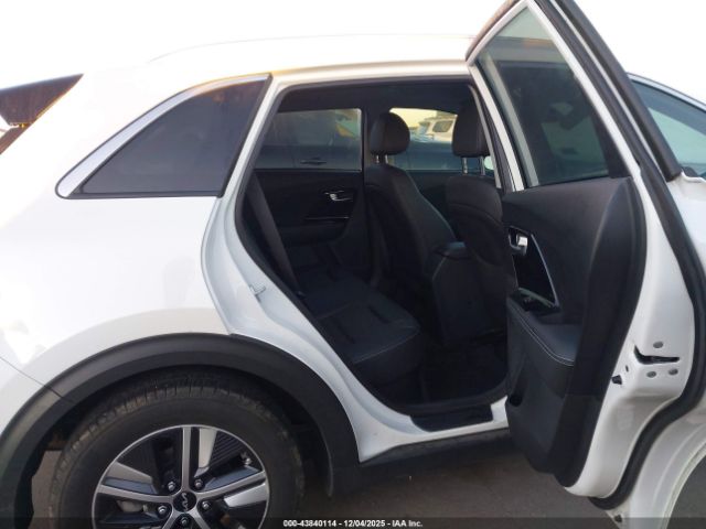 2022 KIA NIRO KNDCB3LC8N5547008 Photo 7
