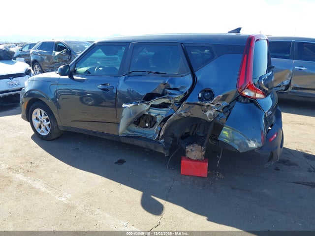 43840118 :رقم المزاد ، KNDJ23AU8N7817801 vin ، 2022 Kia Soul S مزاد بيع