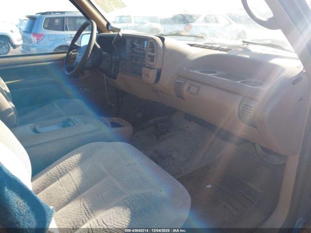1995 CHEVROLET SUBURBAN 1GNFK16K3SJ424764 Photo 4