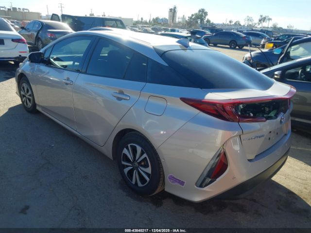 2019 TOYOTA PRIUS PRIME JTDKARFP0K3114404 Photo 2
