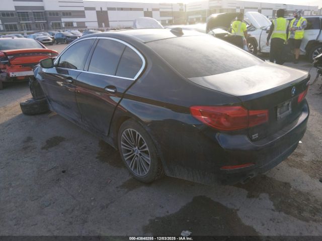 2018 BMW 530I WBAJA5C53JWA37807 Photo 2