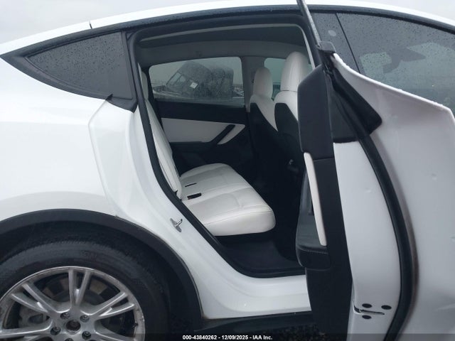 2020 TESLA MODEL Y 5YJYGDEEXLF041588 Photo 7