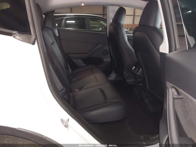 2024 TESLA MODEL Y 7SAYGDEE4RF184340 Photo 7