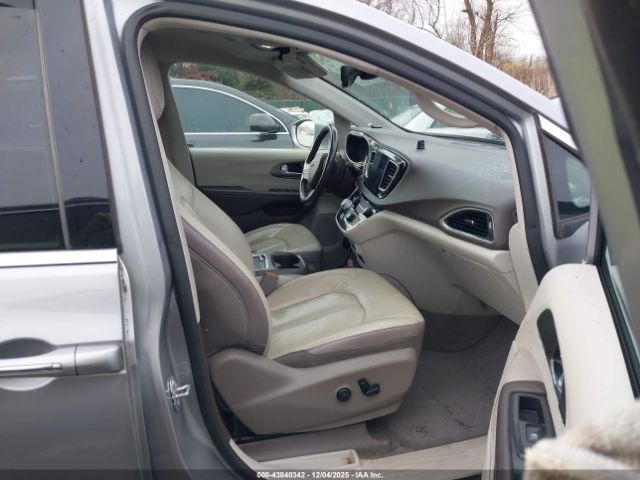 2019 CHRYSLER PACIFICA 2C4RC1EG7KR629001 Photo 4