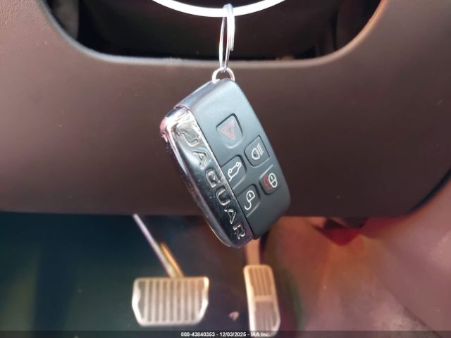 2017 JAGUAR F-PACE SADCM2BV1HA079064 Photo 10