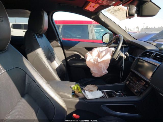 2017 JAGUAR F-PACE SADCM2BV1HA079064 Photo 4