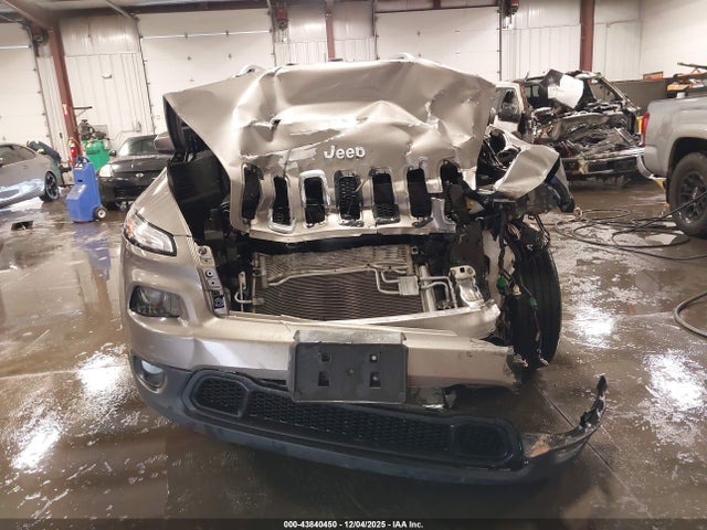 1C4PJMCBXHW639673 Jeep Cherokee Latitude 4x4