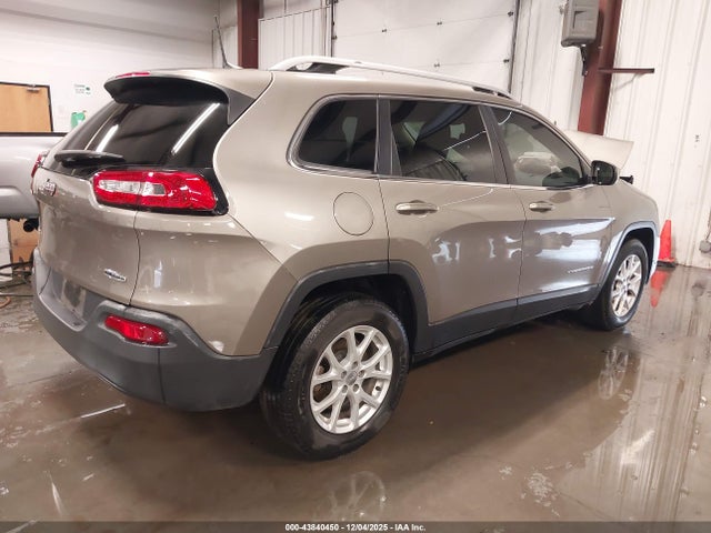 1C4PJMCBXHW639673 Jeep Cherokee Latitude 4x4