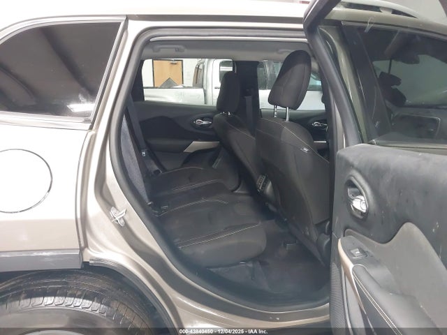 1C4PJMCBXHW639673 Jeep Cherokee Latitude 4x4