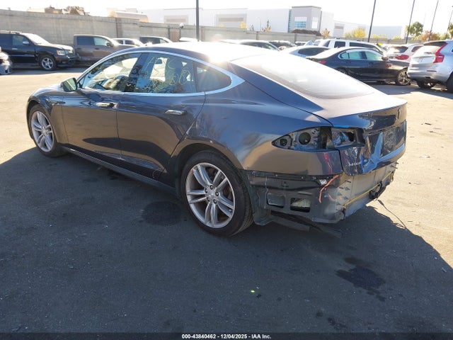 2015 TESLA MODEL S 5YJSA1H27FF087634 Photo 2