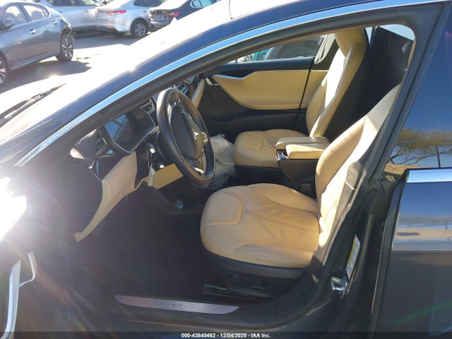 2015 TESLA MODEL S 5YJSA1H27FF087634 Photo 4