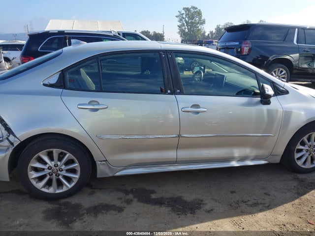 JTDHPRAE6LJ010978 Toyota COROLLA LE