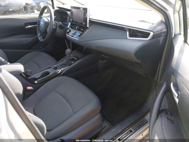 JTDHPRAE6LJ010978 Toyota COROLLA LE
