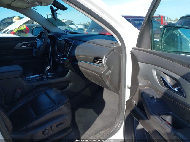 Продажа на аукционе авто 2021 Chevrolet Traverse Awd Lt Leather, vin: 1GNEVHKW6MJ231080, номер лота: 43840502