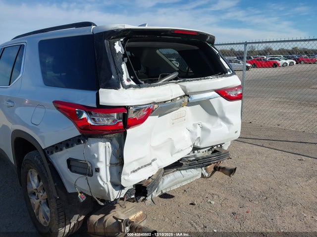 Продажа на аукционе авто 2021 Chevrolet Traverse Awd Lt Leather, vin: 1GNEVHKW6MJ231080, номер лота: 43840502
