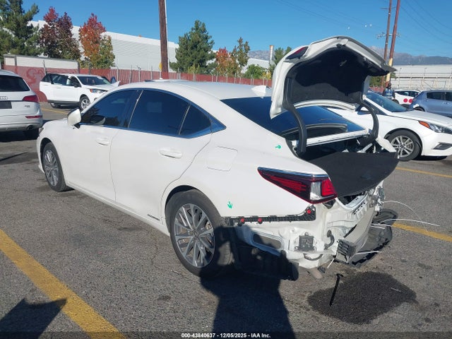 Lexus ES 300H 2022 58ACA1C14NU024035 Image 3