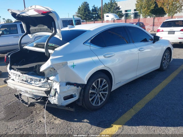 Lexus ES 300H 2022 58ACA1C14NU024035 Image 4