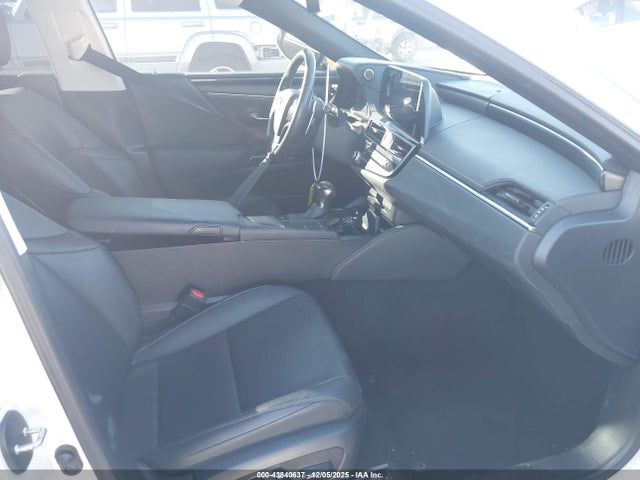 Lexus ES 300H 2022 58ACA1C14NU024035 Image 5