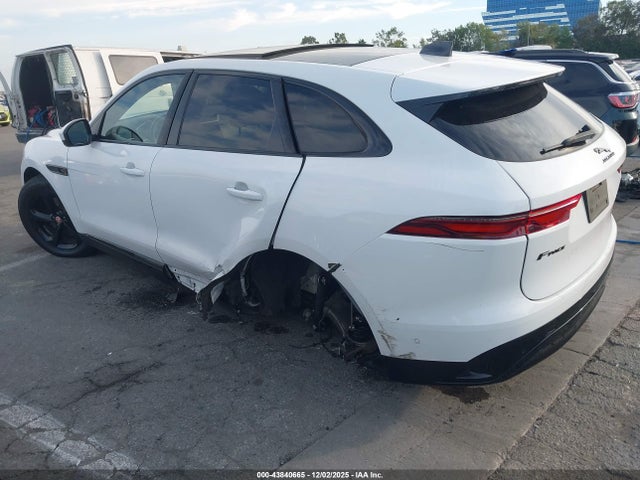 2021 JAGUAR F-PACE SADCJ2EX1MA665375 Photo 2