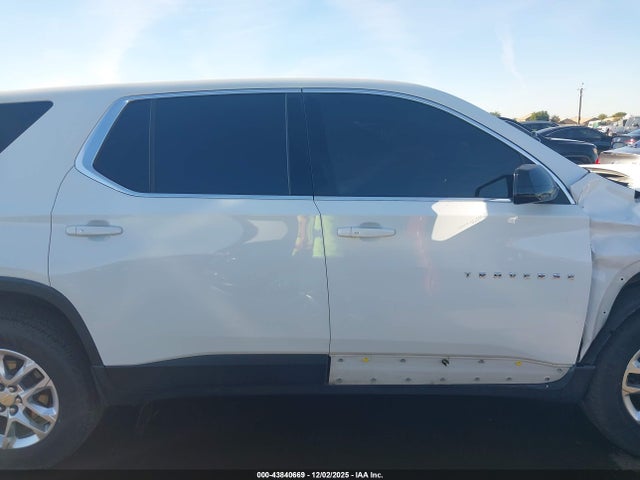 1GNERFKW2KJ316231 Chevrolet Traverse Ls
