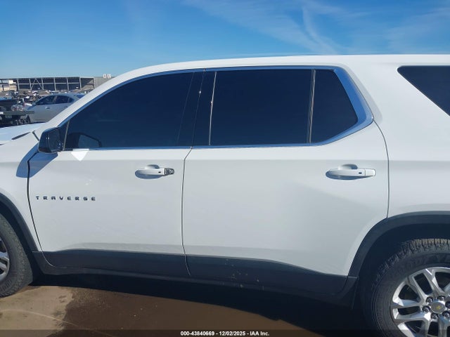 1GNERFKW2KJ316231 Chevrolet Traverse Ls