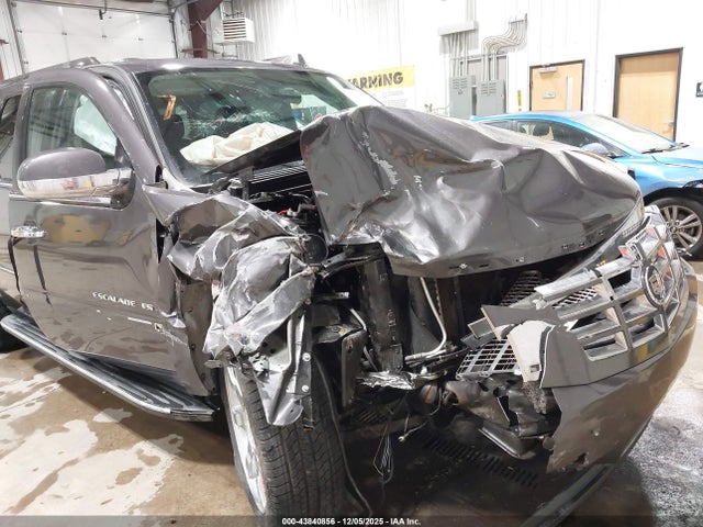 2011 CADILLAC ESCALADE ESV 1GYS4HEF8BR197288 Photo 5