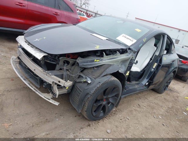 2024 TESLA MODEL Y 7SAYGDEE2RA254723 Photo 1