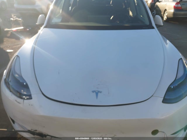 2024 TESLA MODEL Y 7SAYGDEE2RA236626 Photo 9