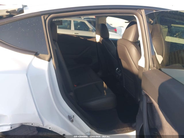 2024 TESLA MODEL Y 7SAYGDEE2RA236626 Photo 7