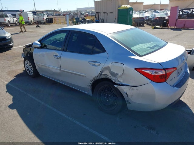 Toyota COROLLA LE 2018 2T1BURHE6JC039054 Image 3