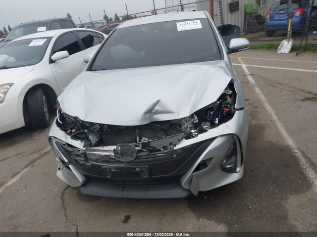 JTDKAMFP0N3199106 Toyota Prius Prime Limited