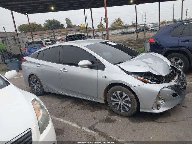 JTDKAMFP0N3199106 Toyota Prius Prime Limited