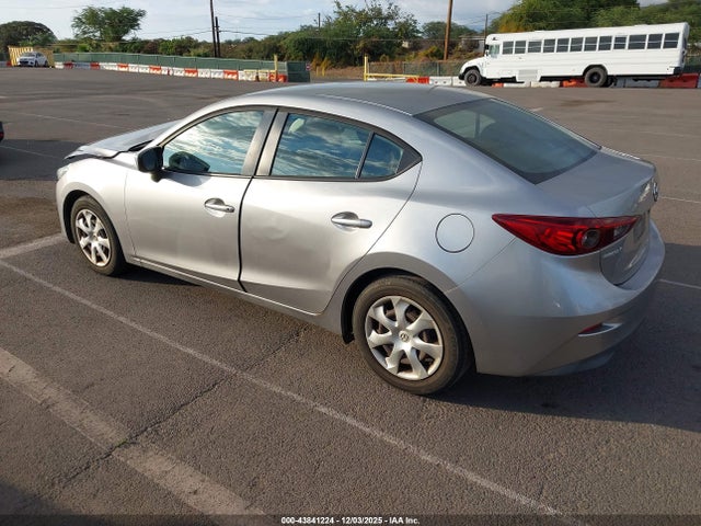3MZBM1U76FM175978 Mazda Mazda3 I Sport