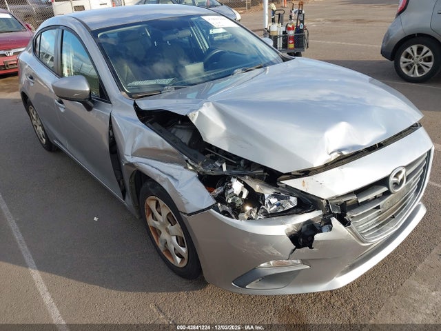 3MZBM1U76FM175978 Mazda Mazda3 I Sport
